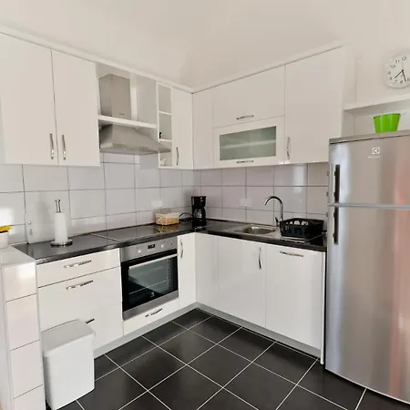 Vidikovac Dokoza 公寓 *