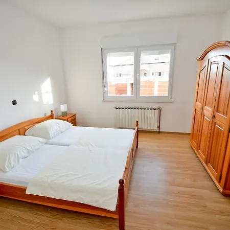 公寓 Vidikovac Dokoza 扎达尔